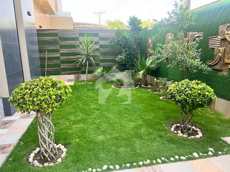 یو ای ٹی ہاؤسنگ سوسائٹی لاہور میں 7 کمروں کا 1 کنال مکان 5.75 کروڑ میں برائے فروخت۔ یو ای ٹی ہاؤسنگ سوسائٹی لاہور میں 7 کمروں کا 1 کنال مکان 5.75 کروڑ میں برائے فروخت۔