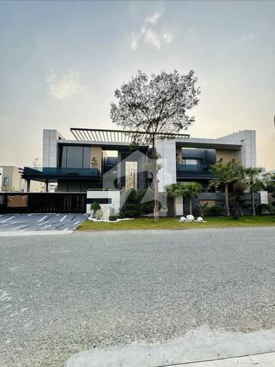 2 Kanal Ultra Modern Luxurious House At the Hottest Location