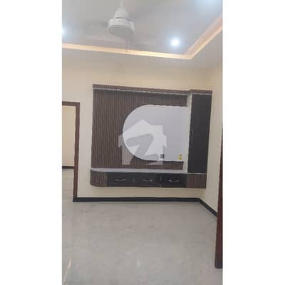 گرین ایونیو اسلام آباد میں 5 کمروں کا 10 مرلہ بالائی پورشن 1.3 لاکھ میں کرایہ پر دستیاب ہے۔