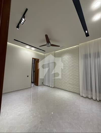 10 Marla Fully Designer Luxury House For Sale