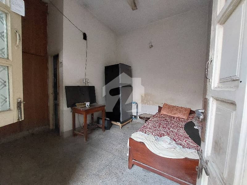 10 Marla Corner House For Sale 10 Marla Corner House For Sale