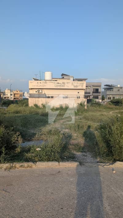 Jinnah Gardens Phase 1 Residential Plot For sale Sized 7 Marla