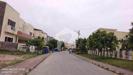 بحریہ انکلیو - سیکٹر جے بحریہ انکلیو,بحریہ ٹاؤن,اسلام آباد میں 8 مرلہ رہائشی پلاٹ 1.17 کروڑ میں برائے فروخت۔ بحریہ انکلیو - سیکٹر جے بحریہ انکلیو,بحریہ ٹاؤن,اسلام آباد میں 8 مرلہ رہائشی پلاٹ 1.17 کروڑ میں برائے فروخت۔