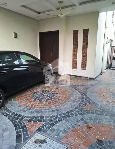 Hot Location! 10 Marla Designer House Available For Sale in DHA Phase 8, Block R