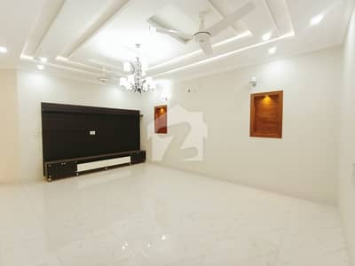 10 Marla Beautiful Upper Portion For Rent