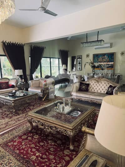 4 Kanal Outclass Villa Available For Rent