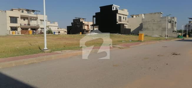 بحریہ ٹاؤن فیز 8 ۔ بلاک ایم بحریہ ٹاؤن فیز 8,بحریہ ٹاؤن راولپنڈی,راولپنڈی میں 5 مرلہ رہائشی پلاٹ 75.0 لاکھ میں برائے فروخت۔