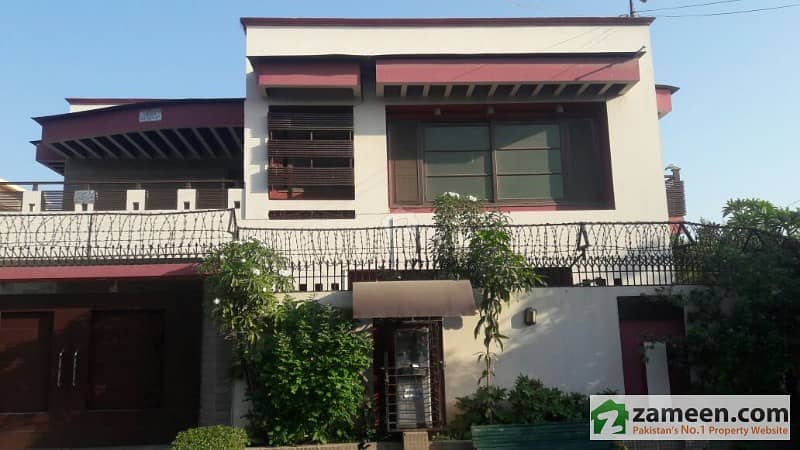 Main Shahbaz Commercial Between Shaheen Shujaat House Available In DHA Phase 6 For Rent