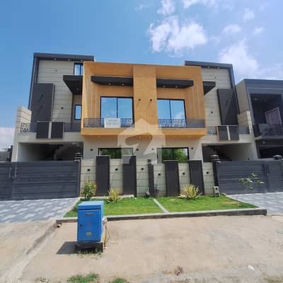5 Marla Beautiful House with Solid Construction For Sale at Prime Location Of F Block, Multi Gardens B-17 Islamabad