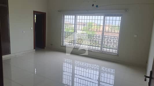 Upper Portion Available For Rent Upper Portion Available For Rent
