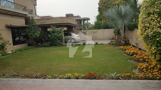 Dha Phase 3 2 kanal house ( duplex unit ) with basement for sale Demand 16 Crore Surrounding Houses Prime Location