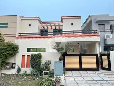 ڈی ایچ اے فیز 3 ڈیفنس (ڈی ایچ اے),لاہور میں 3 کمروں کا 5 مرلہ مکان 3.25 کروڑ میں برائے فروخت۔