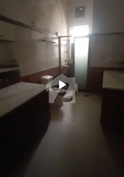 12 Marla House available for RENT close to MM Alam road Gulberg