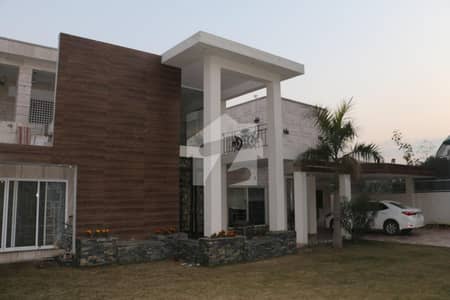 TWO KANAL BEAUTIFULL HOUSE AVAILABLE FOR RENT IN DHA PHASE 1