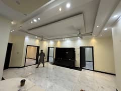 15 Marla Upper Portion for Rent | Corner House | 3 Bedrooms + Drawing Room | Gas Installed