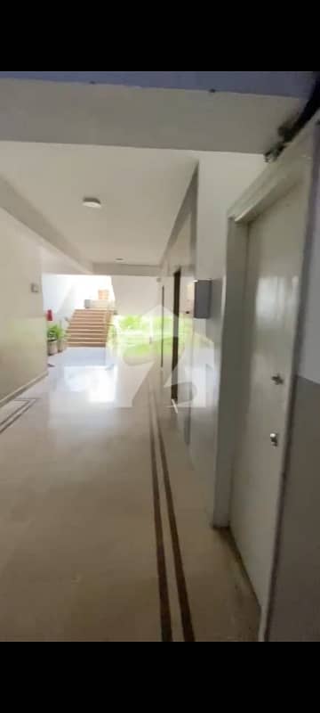 شاہراہِ فیصل کراچی میں 5 مرلہ Studio دفتر 1.6 لاکھ میں کرایہ پر دستیاب ہے۔
