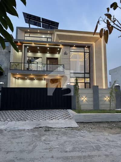 10 Marla Luxury Park-Facing House for Sale in B Block, B-17 Islamabad