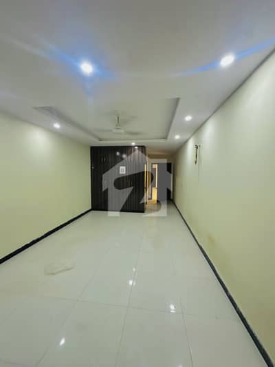 2 bed room /2 baath kitchn