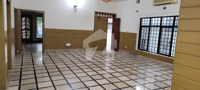 G/11 500gaz Ground +Basement 5bed House Available For Rent Real Piks G/11 500gaz Ground +Basement 5bed House Available For Rent Real Piks