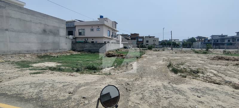 Urgent Sale 10 Marla Plot Urgent Sale 10 Marla Plot