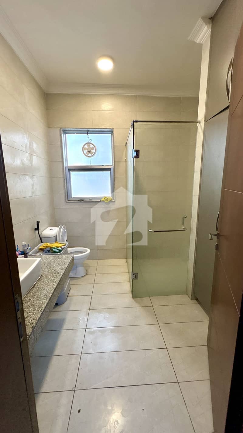 FULLY RENOVATED VILLA FOR SALE IN PARADISE BAHRIA FULLY RENOVATED VILLA FOR SALE IN PARADISE BAHRIA