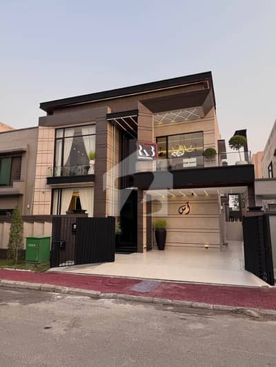 7 MARLA BRAND NEW ULTRA MODERN HOUSE FOR SALE NEAR TO PARK