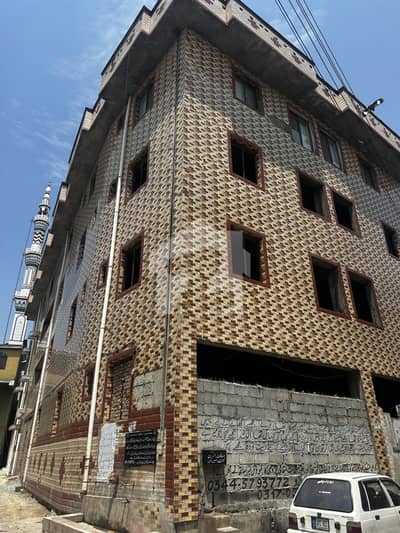 لہتاراڑ روڈ اسلام آباد میں 750 کنال Studio عمارت 8.0 لاکھ میں کرایہ پر دستیاب ہے۔