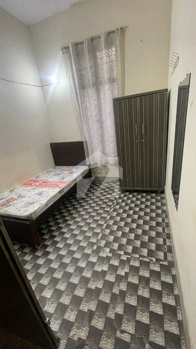 Ayat girls hostel/ Single/two seater n sharing seater rooms available for only females