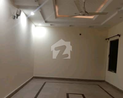 ای ۔ 11 اسلام آباد میں 3 کمروں کا 1 کنال بالائی پورشن 1.6 لاکھ میں کرایہ پر دستیاب ہے۔