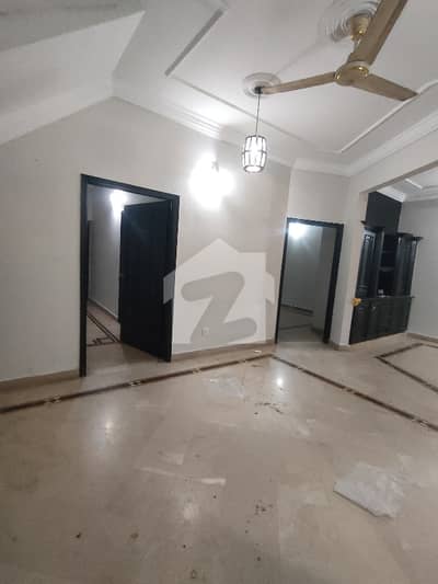 ایف ۔ 11 اسلام آباد میں 5 کمروں کا 10 مرلہ مکان 2.8 لاکھ میں کرایہ پر دستیاب ہے۔