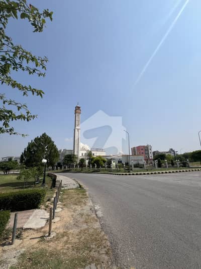 30/30 cornar plot for sale available block G extension