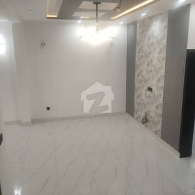 پارک ویو سٹی ۔ پلاٹینم بلاک پارک ویو سٹی,لاہور میں 2 کمروں کا 5 مرلہ بالائی پورشن 40.0 ہزار میں کرایہ پر دستیاب ہے۔