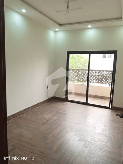 1400 Square Feet Flat Available For Sale In PECHS Block 6, Karachi
