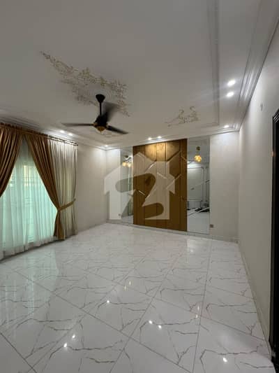Central Park Housing 5 Marla Full House Available For Rent  Good Condition Near To Park And Market