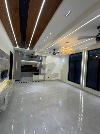 Ideal 10 Marla House Available In Central Park Housing Scheme, Central Park Housing Scheme