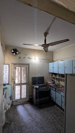 35*70 top location house available in g-9/4 near service road near metro Station 9th avenue
