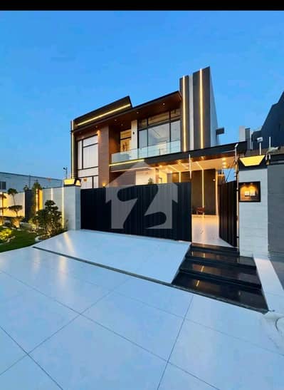 1 KANAL BRAND NEW LUXURY HOUSE ON IDEAL LOCATION AVAILABLE FOR SALE IN BAHRIA TOWN