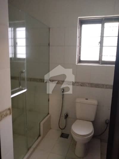 20-Marla Beautiful upper portion with servant quarter and 2-car parking 20-Marla Beautiful upper portion with servant quarter and 2-car parking