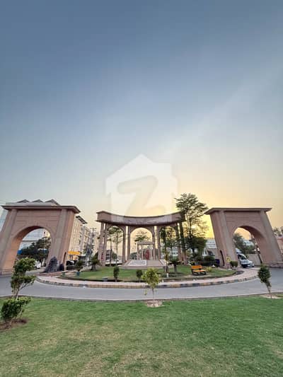 A Palatial Residence For Facing Park sale In Buch Villas Phase 2 - Manik Block Multan