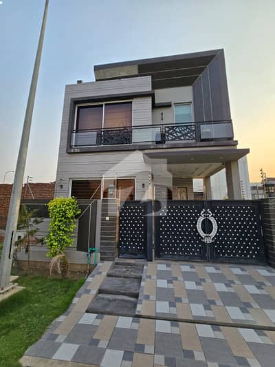 5 MARLA 3 BEDROOMS HOUSE AVAILABLE FOR RENT IN DHA 9 TOWN 5 MARLA 3 BEDROOMS HOUSE AVAILABLE FOR RENT IN DHA 9 TOWN