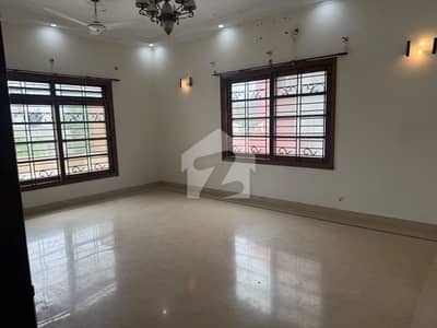 500 Yards Bungalow Near Park And Masjid