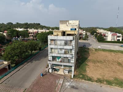 بحریہ ٹاؤن فیز 8 بحریہ ٹاؤن راولپنڈی,راولپنڈی میں 5 مرلہ Studio عمارت 4.7 کروڑ میں برائے فروخت۔