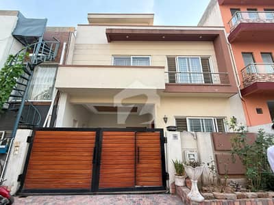 8 Marla Full House Available For Rent E-11/1 Islamabad 8 Marla Full House Available For Rent E-11/1 Islamabad