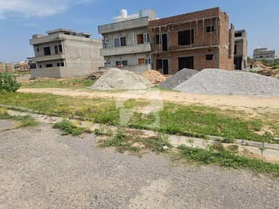 7 MARLA DEVELOP POSSESSION PLOT FOR SALE ON REASONABLE PRICE IN GULBERG GREEN ISLAMABAD