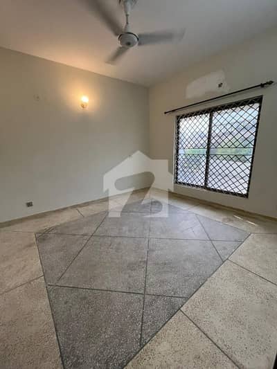 سوان گارڈن ۔ بلاک جی سوان گارڈن,اسلام آباد میں 2 کمروں کا 3 مرلہ فلیٹ 28.0 ہزار میں کرایہ پر دستیاب ہے۔ سوان گارڈن ۔ بلاک جی سوان گارڈن,اسلام آباد میں 2 کمروں کا 3 مرلہ فلیٹ 28.0 ہزار میں کرایہ پر دستیاب ہے۔