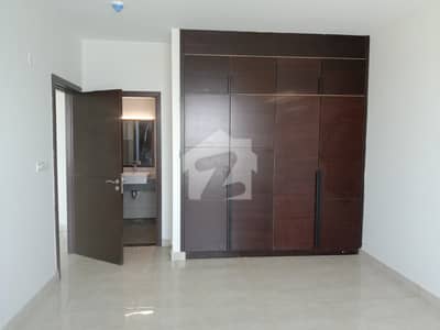 EMAAR PEARL TOWER 1 3 BEDROOM FULL SEA FACING APARTMENT FOR RENT