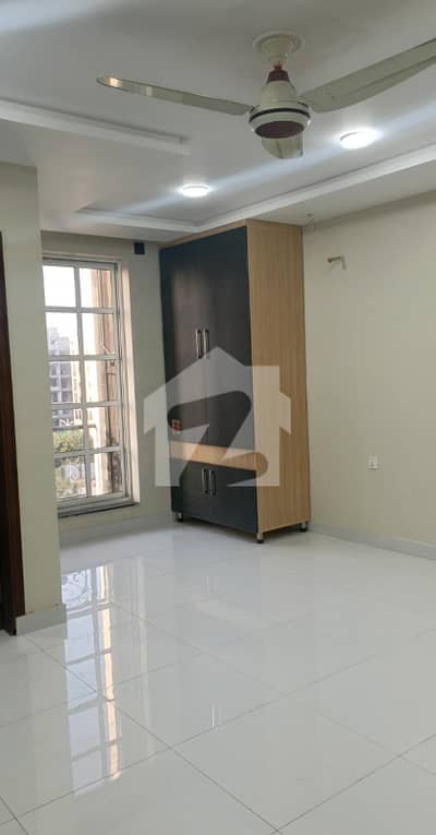 02 BEDROOM LUXURY UNFURNISHED APARTMENT AVAILABLE FOR RENT AT GULBERG GREEN ISLAMABAD