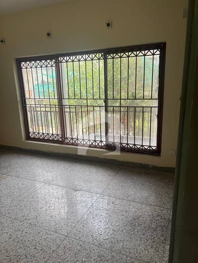 2 Bed 2 Bath Upper Portion Available For Rent In Ideal Location