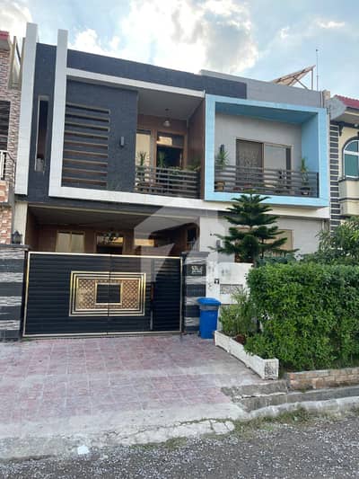 7 Marla Prime Location Solid Construction House For Sale in Gulberg Residencia Block I