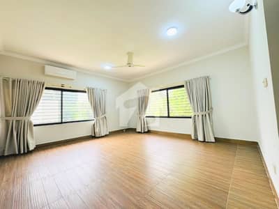 Margalla Hills Facing | 4BHK | Huge Lawn | Full House | VIP Location | F-6 | For Rent